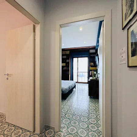 Yourhome - Maison Nicole & Marie בית הארחה 4*